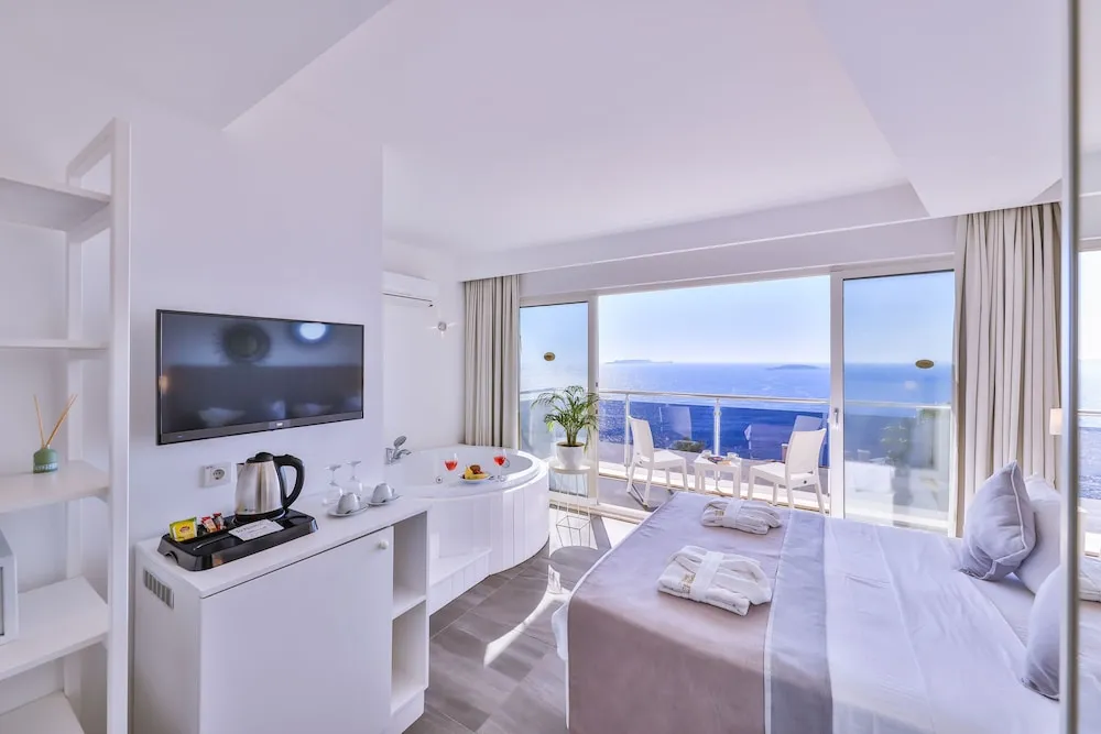 Honeymoon Oda, Sıcak Su Küveti, Deniz Manzaralı