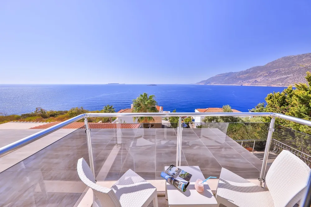 Honeymoon Oda, Sıcak Su Küveti, Deniz Manzaralı