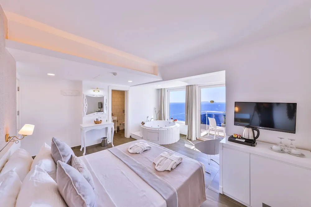 Honeymoon Oda, Sıcak Su Küveti, Deniz Manzaralı