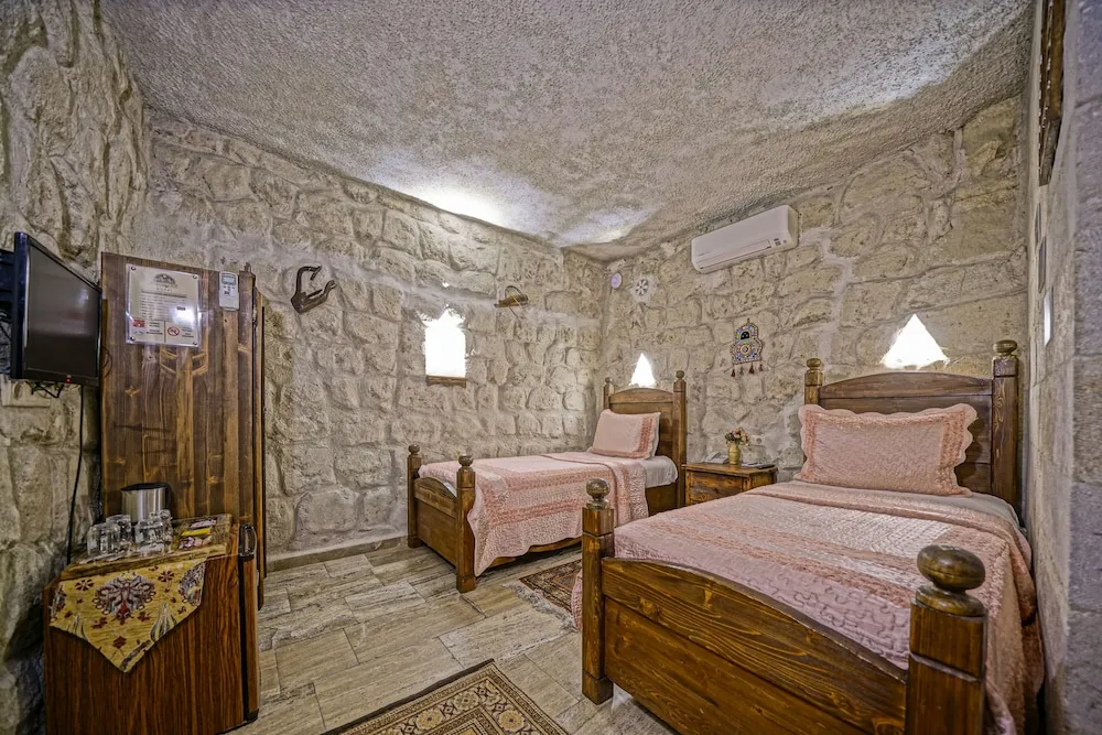 Traditional İki Ayrı Yataklı Oda (Stone)