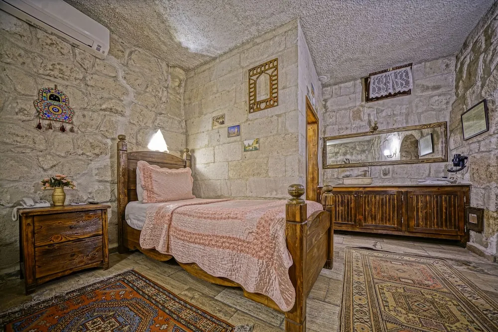 Traditional İki Ayrı Yataklı Oda (Stone)