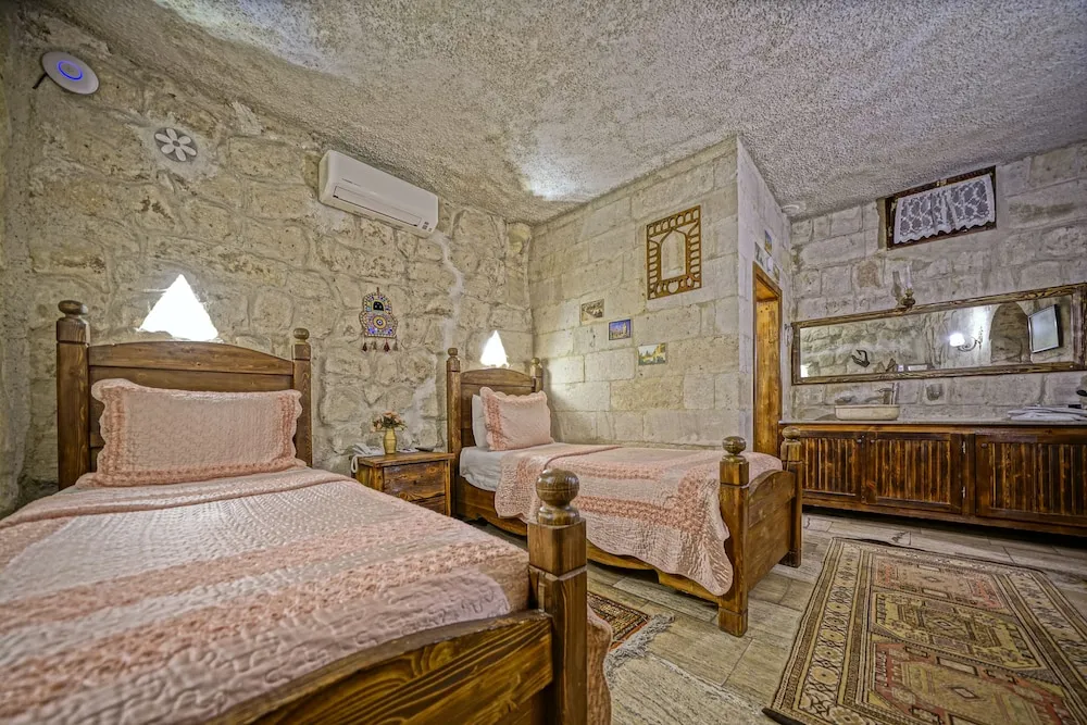Traditional İki Ayrı Yataklı Oda (Stone)