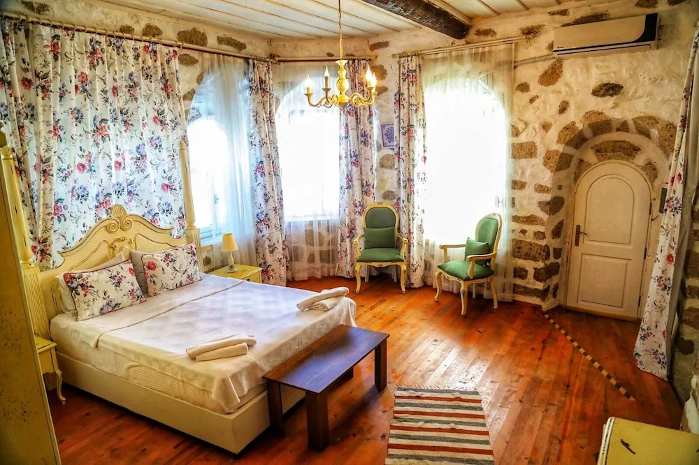 Exclusive Tek Büyük Yataklı Oda