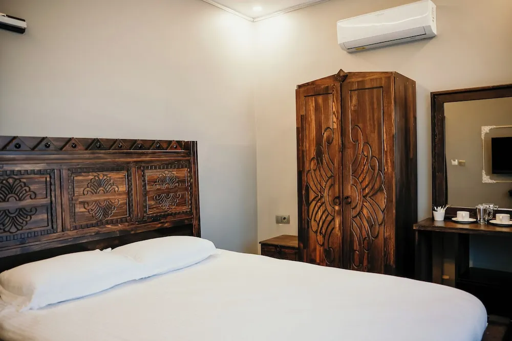 Economy Oda, Şehir Manzaralı