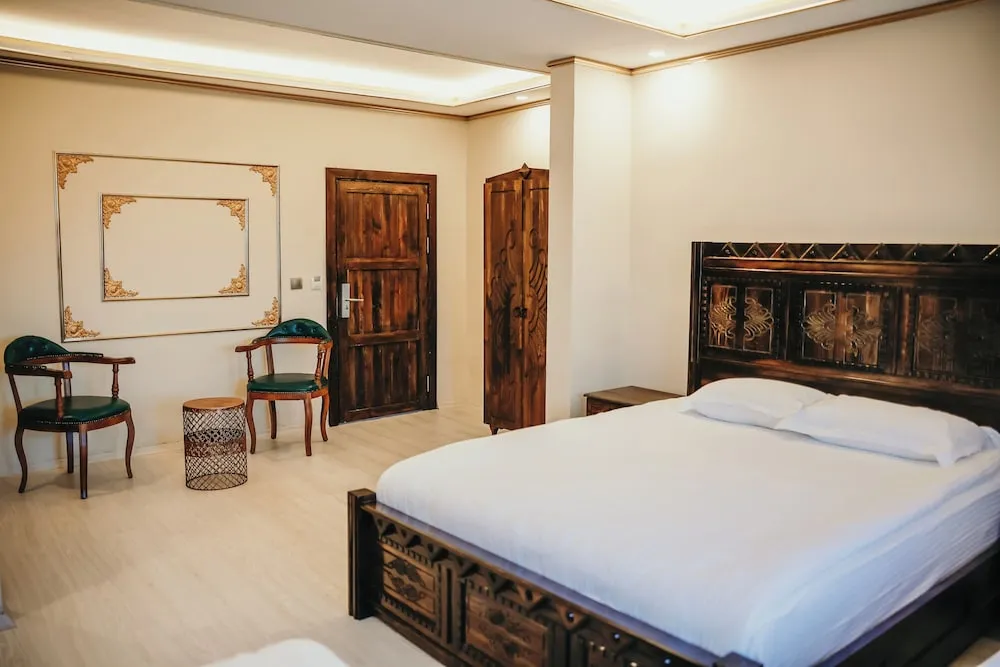 Economy Oda, Şehir Manzaralı