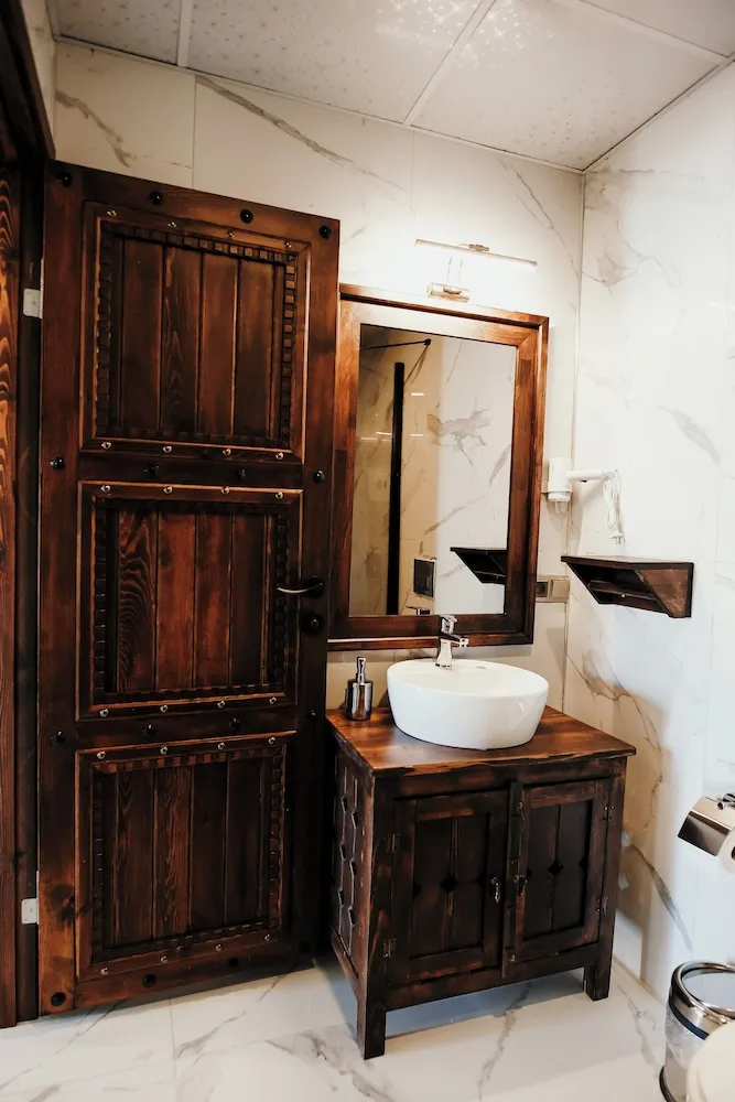 Economy Oda, Şehir Manzaralı