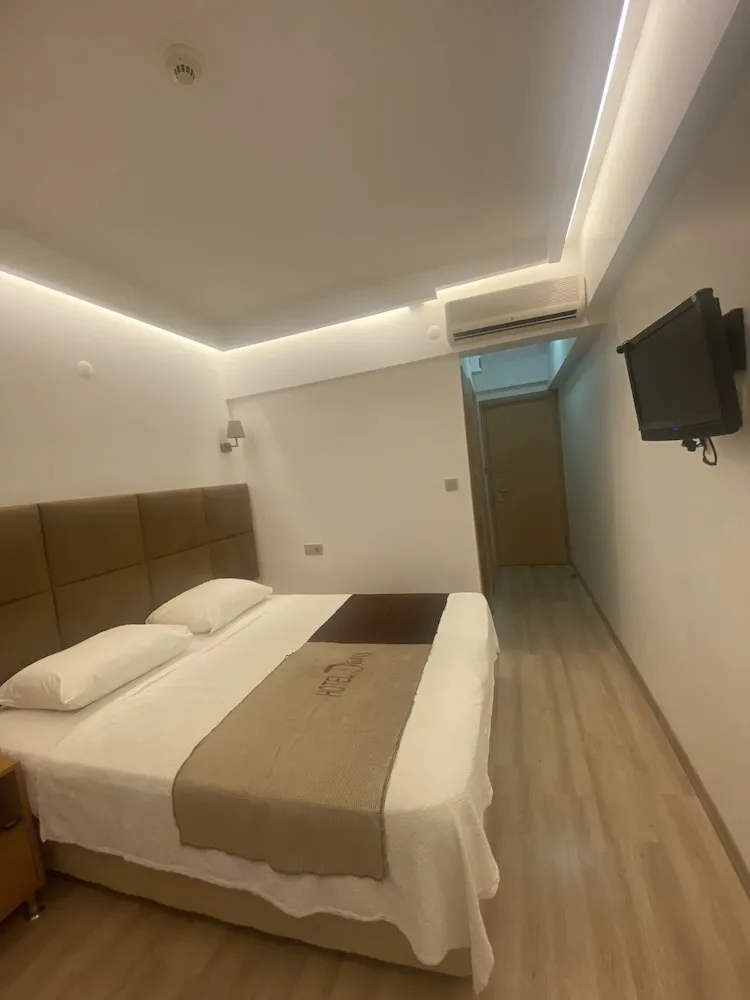 Standard Tek Büyük veya İki Ayrı Yataklı Oda