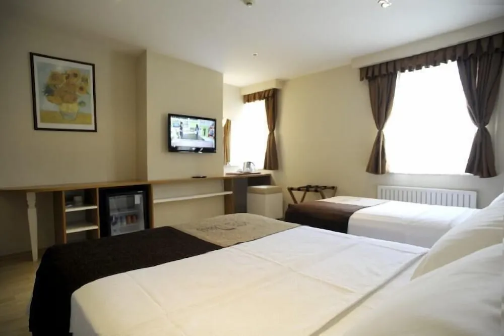 Deluxe Üç Kişilik Oda