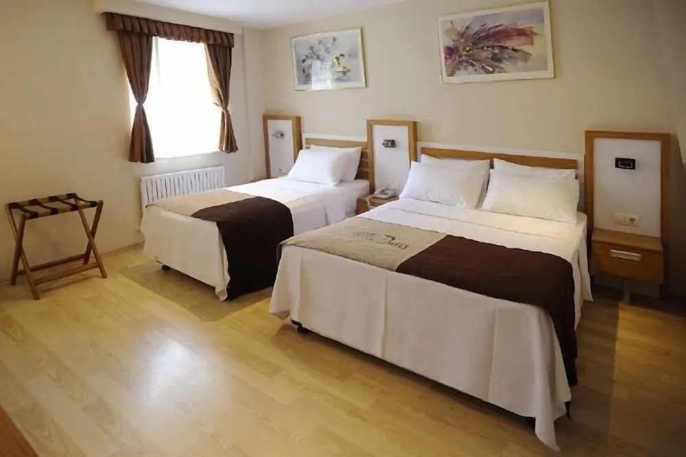 Deluxe Üç Kişilik Oda