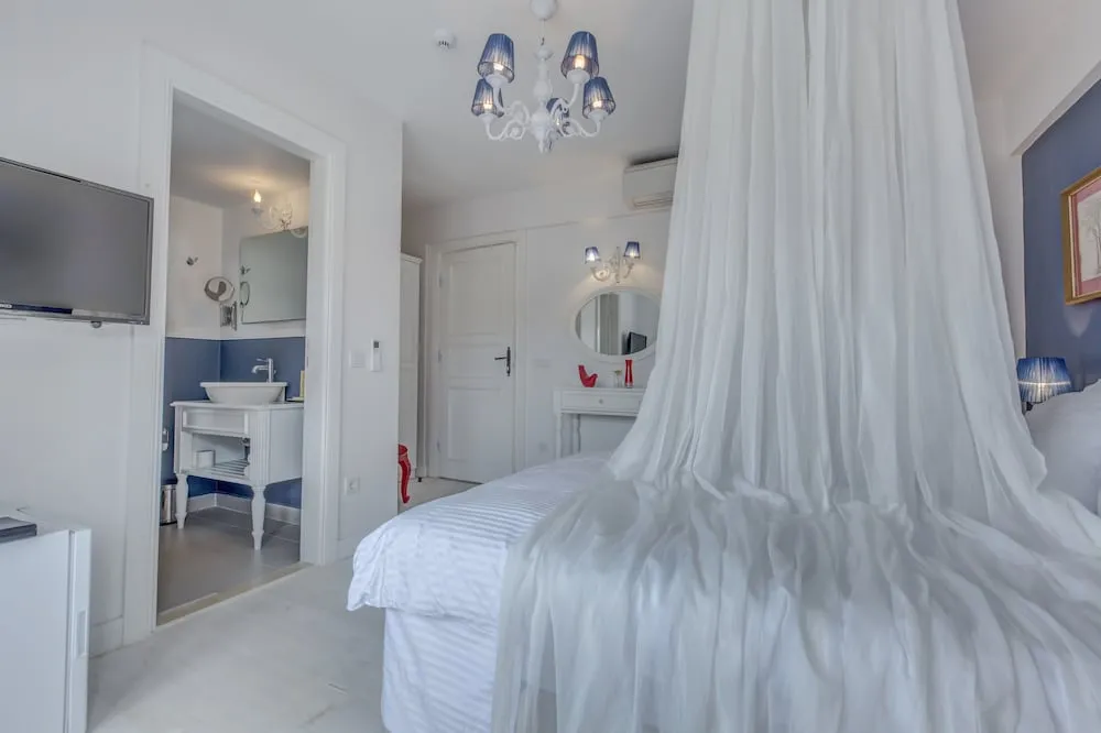 Deluxe Tek Büyük Yataklı Oda