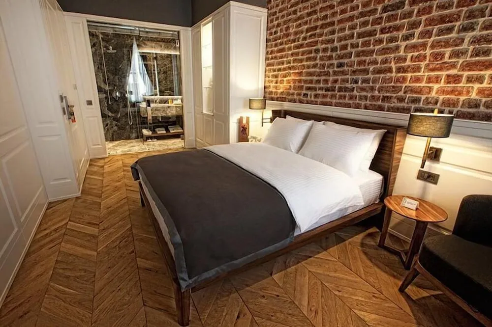 Luxury Tek Büyük Yataklı Oda