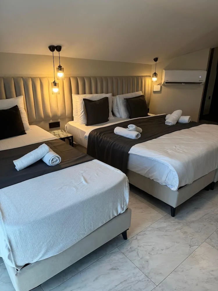 Deluxe Üç Kişilik Oda