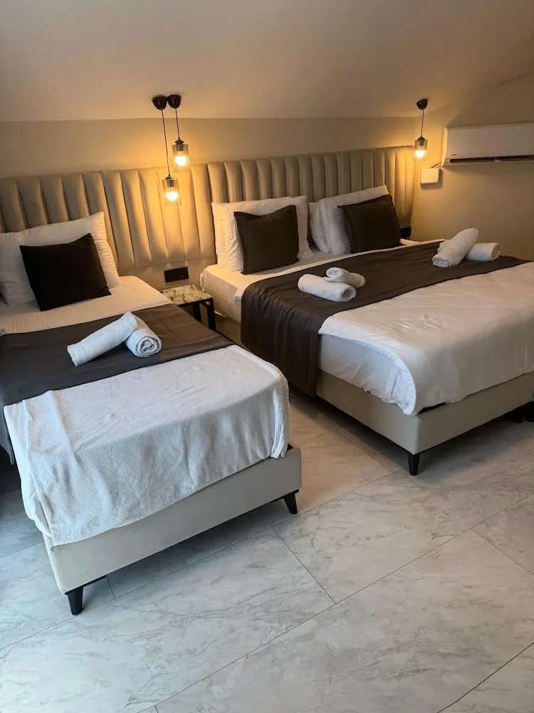 Deluxe Üç Kişilik Oda