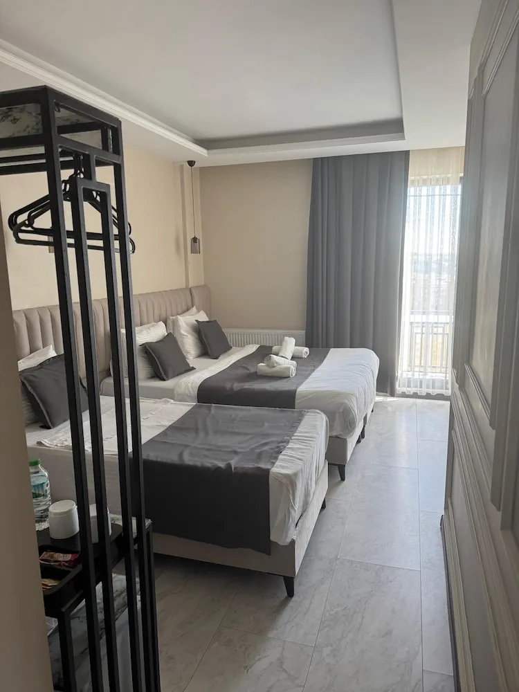 Deluxe Üç Kişilik Oda