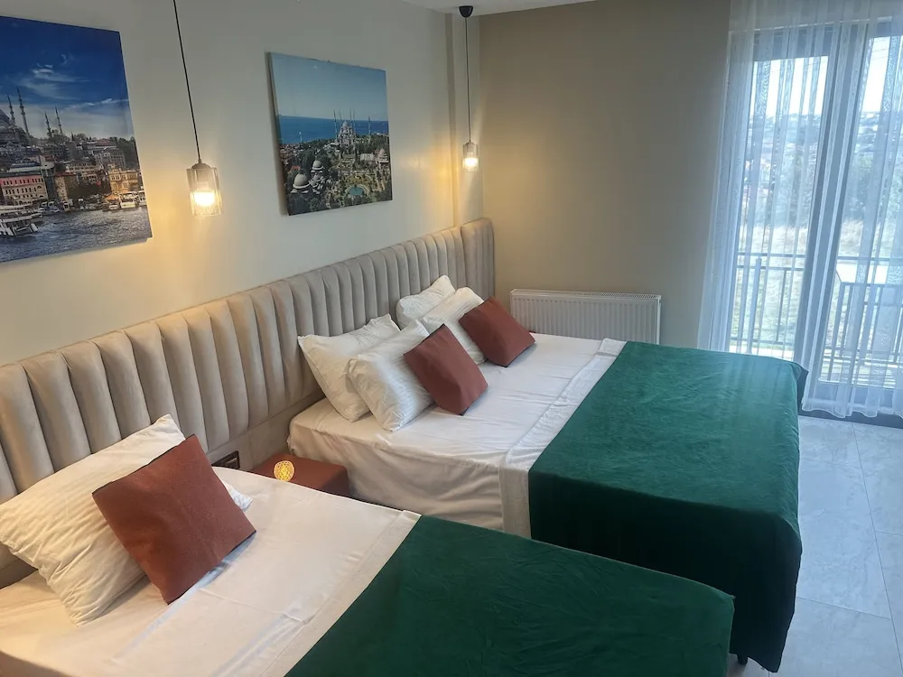 Deluxe Üç Kişilik Oda