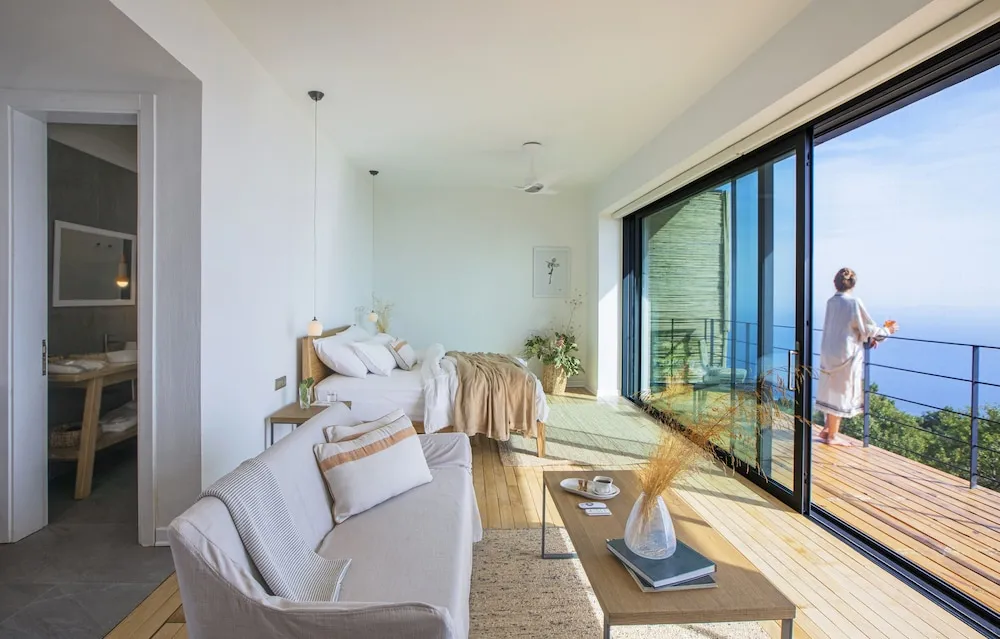 Superior Tek Büyük Yataklı Oda, Balkon, Deniz Manzaralı