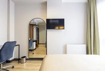 Lenora Airport Hotel