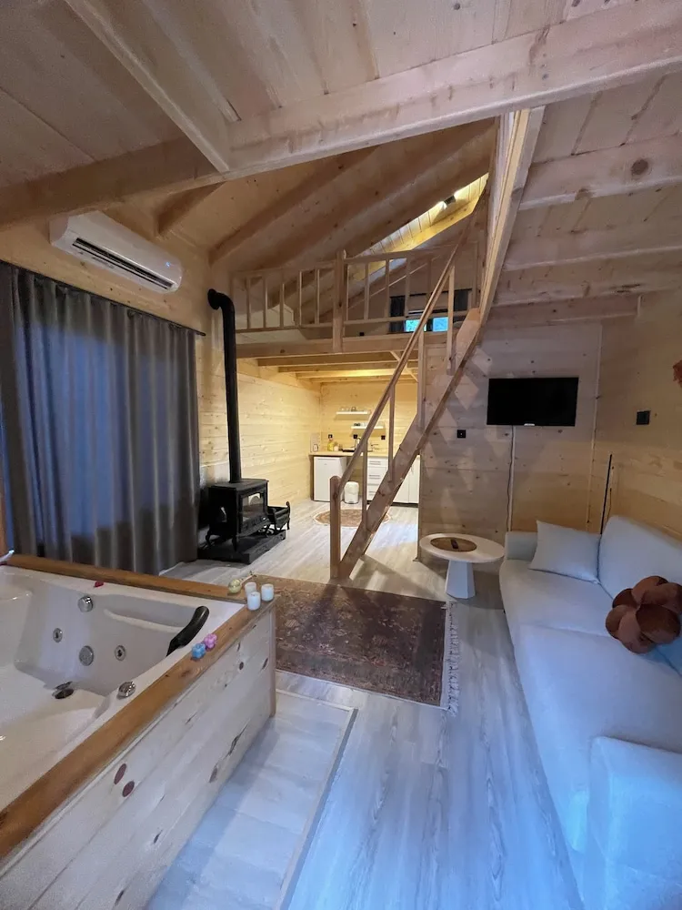 Standard Kır Evi, Küvet, Nehir Manzaralı