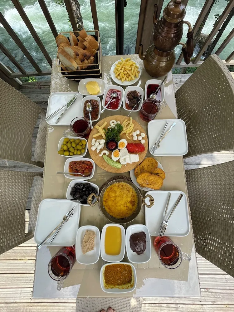 Standard Kır Evi, Küvet, Nehir Manzaralı