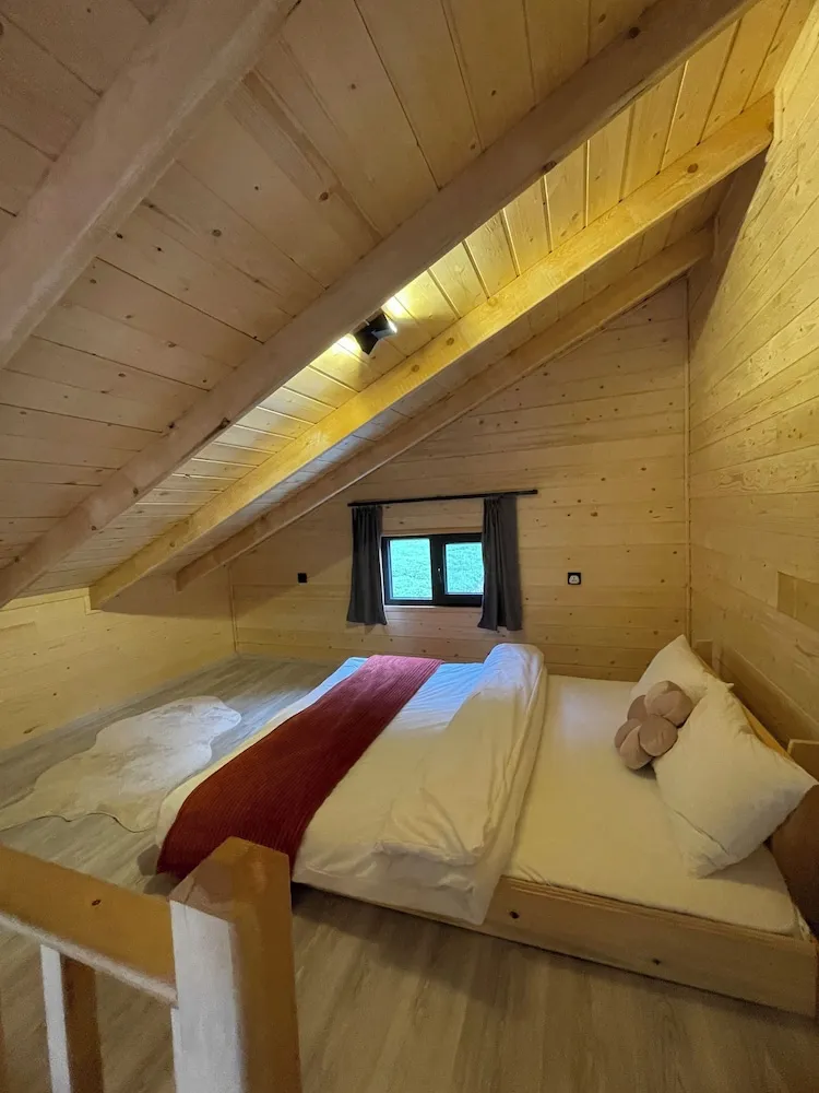 Standard Kır Evi, Küvet, Nehir Manzaralı