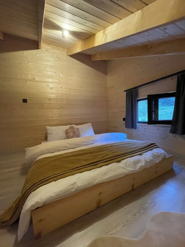 Standard Kır Evi, Küvet, Nehir Manzaralı