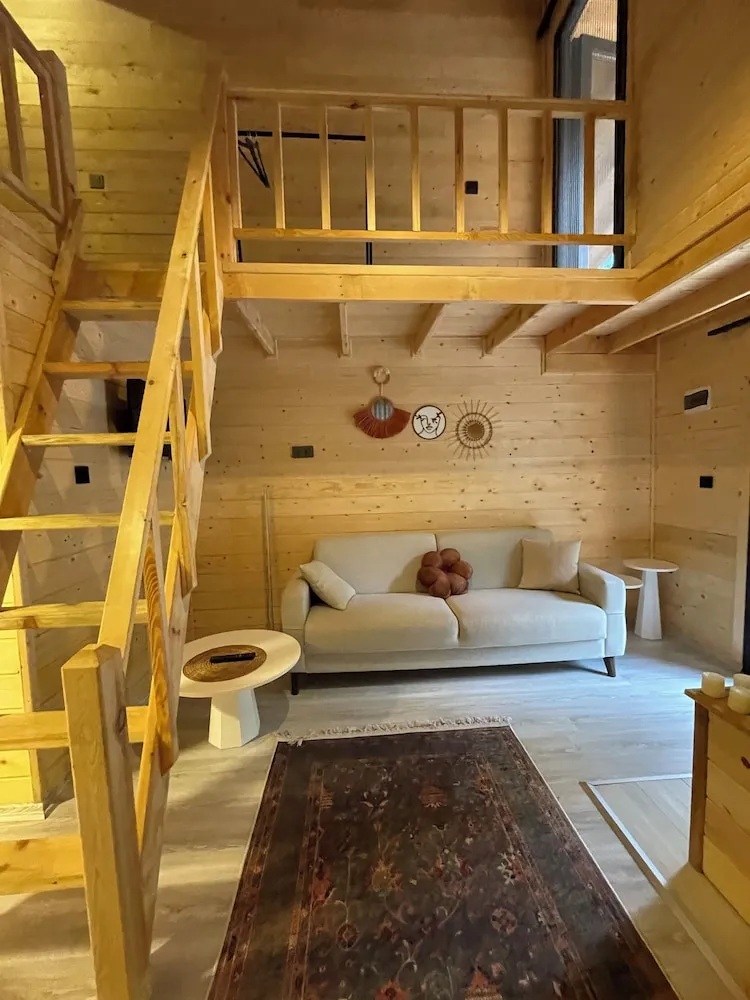 Standard Kır Evi, Küvet, Nehir Manzaralı