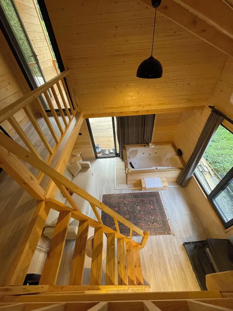 Standard Kır Evi, Küvet, Nehir Manzaralı