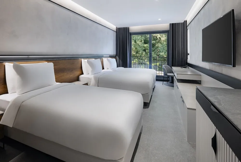 Deluxe Üç Kişilik Oda, Bahçeli