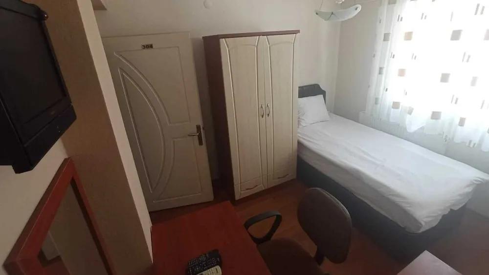 Basic Oda, Şehir Manzaralı