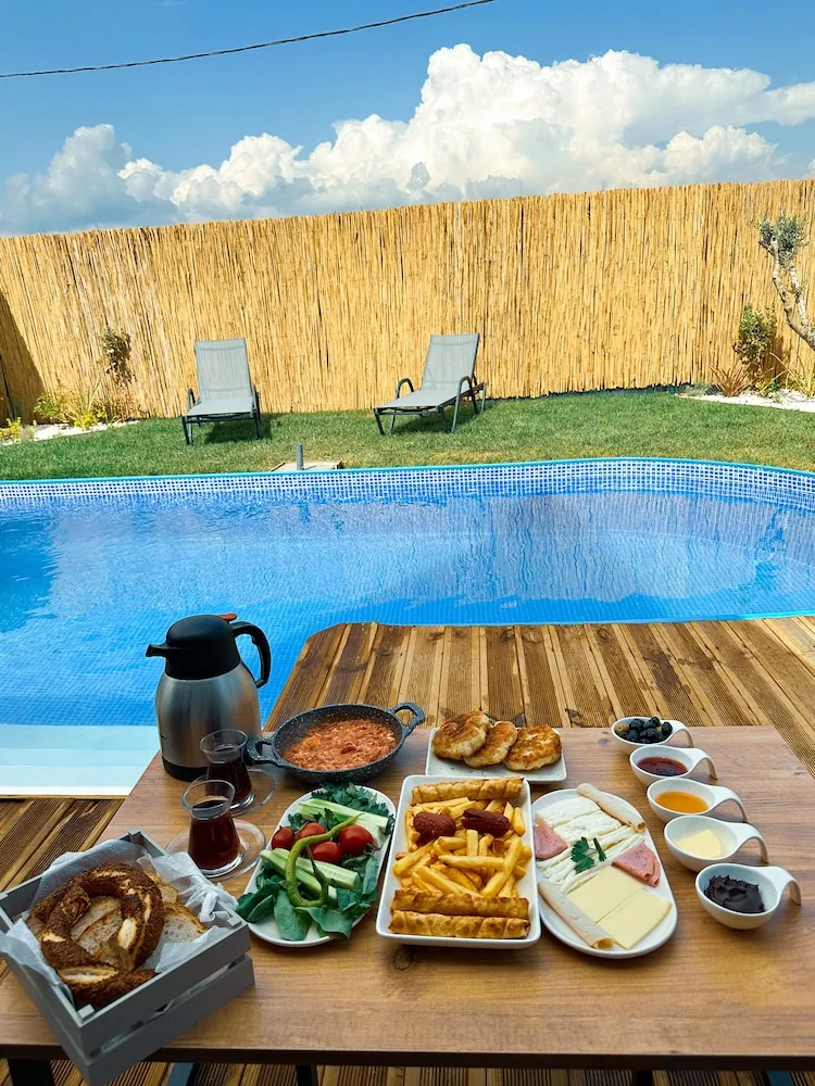 Deluxe Bungalov