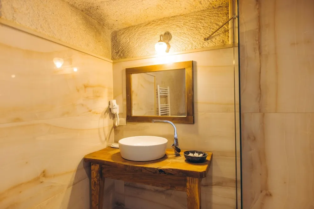 Comfort Tek Büyük Yataklı Oda