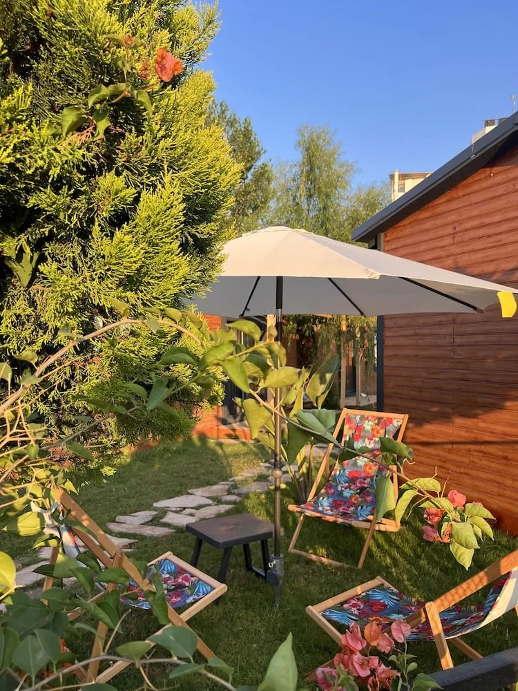 Grand Bungalov, 1 Büyük (Queen) Boy Yatak ve Çekyat, Veranda, Bahçe Manzaralı