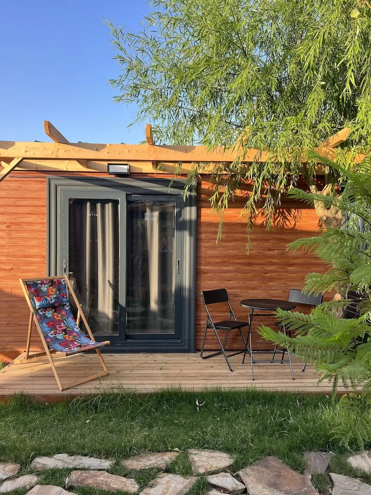 Grand Bungalov, 1 Büyük (Queen) Boy Yatak ve Çekyat, Veranda, Bahçe Manzaralı