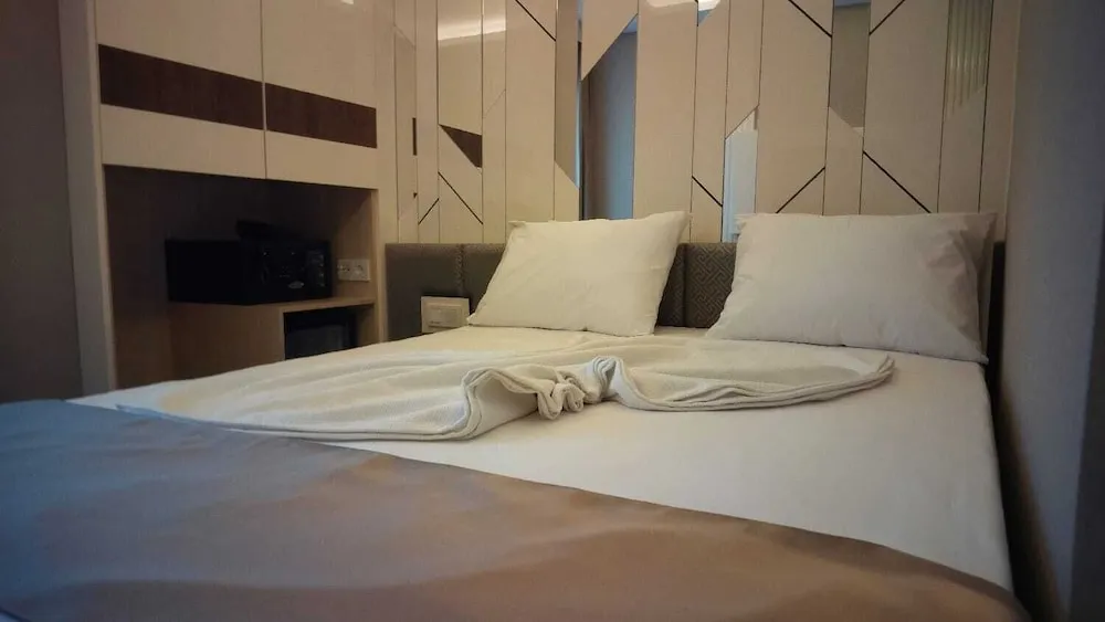 Standard Tek Büyük veya İki Ayrı Yataklı Oda, Sigara İçilmez
