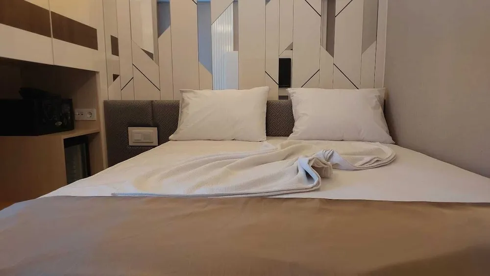 Standard Tek Büyük veya İki Ayrı Yataklı Oda, Sigara İçilmez