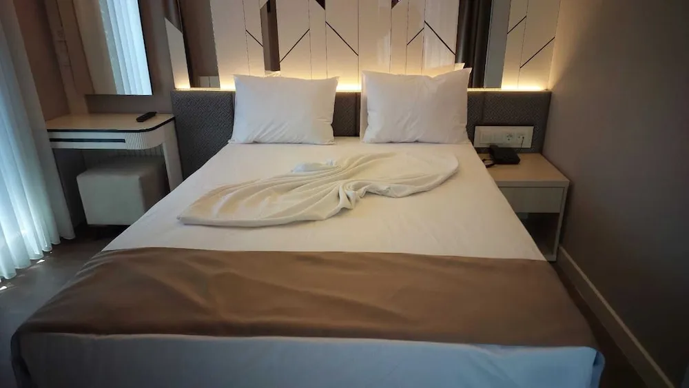 Standard Tek Büyük veya İki Ayrı Yataklı Oda, Sigara İçilmez