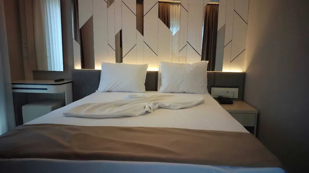 Standard Tek Büyük veya İki Ayrı Yataklı Oda, Sigara İçilmez
