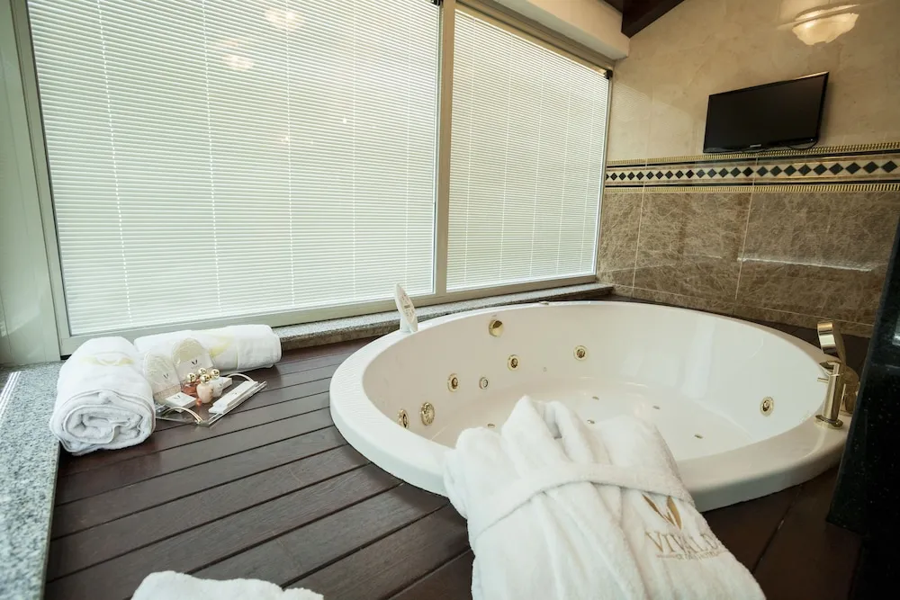Luxury Süit, 1 En Büyük (King) Boy Yatak, Sigara İçilebilir, Sıcak Su Küveti