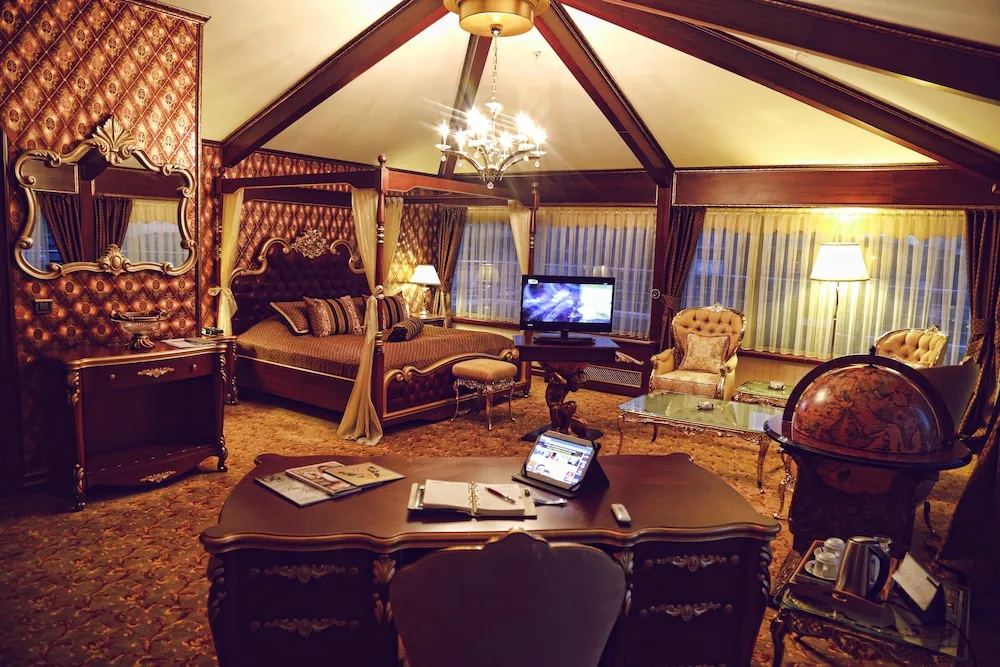 Luxury Süit, 1 En Büyük (King) Boy Yatak, Sigara İçilebilir, Sıcak Su Küveti