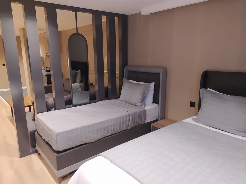 Deluxe Family Suite