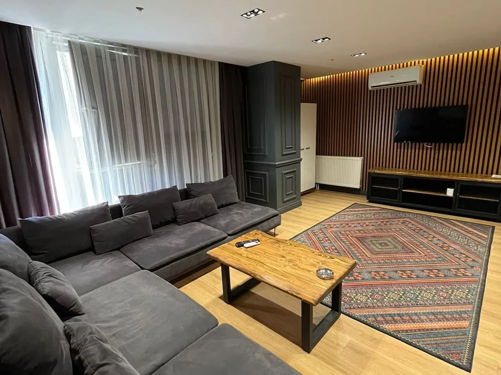 Deluxe Family Suite