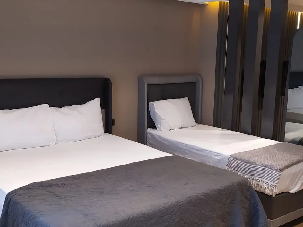 Deluxe Family Suite