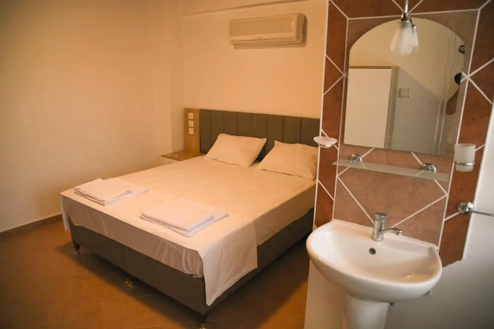 Classic Tek Büyük Yataklı Oda, Balkon, Göl Manzaralı