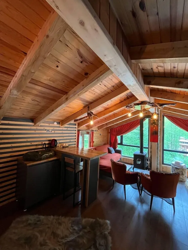 Honeymoon Çatı Katı Süiti (Penthouse), Şömine, Dağ Manzaralı