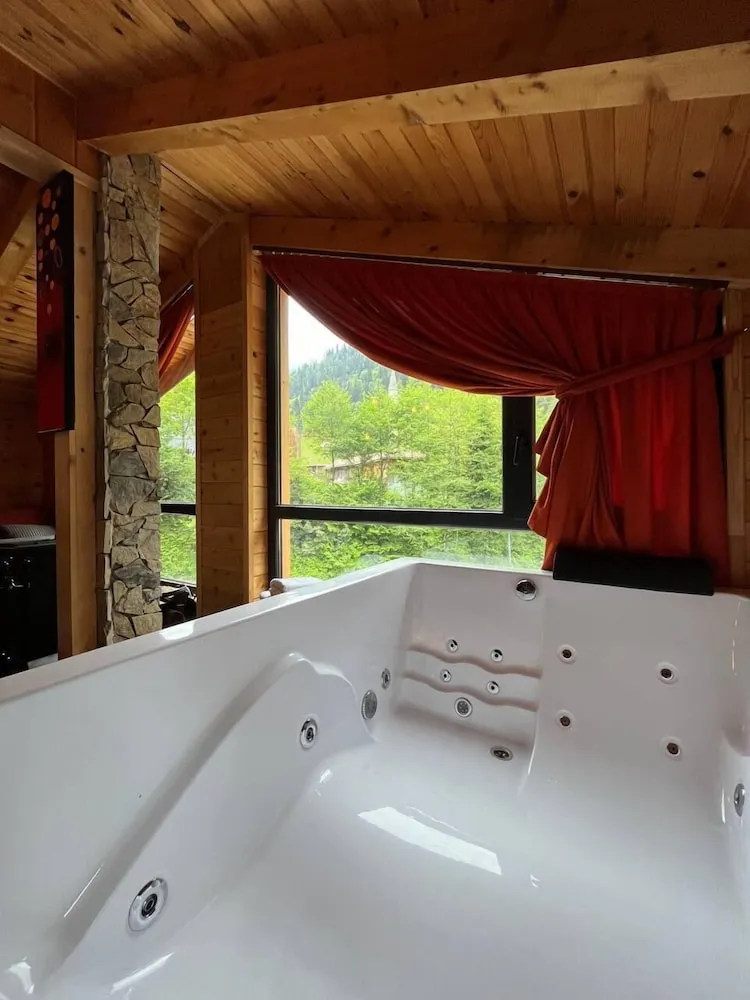 Honeymoon Çatı Katı Süiti (Penthouse), Şömine, Dağ Manzaralı