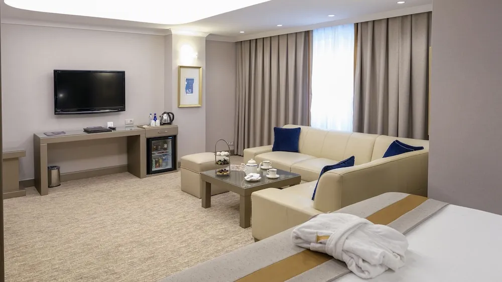 Corner Suite