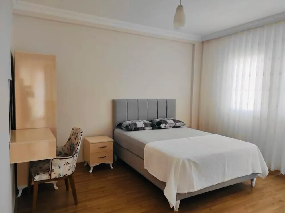 Standard Apart Daire, 2 Yatak Odası, Bahçeli