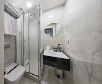 Darkmen Hotel