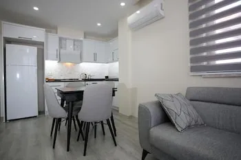 Bright House Apart