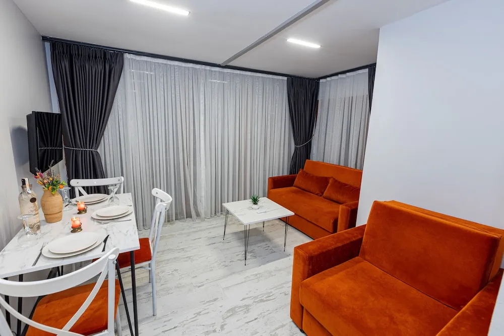 Junior Daire, Sigara İçilebilir, Şehir Manzaralı